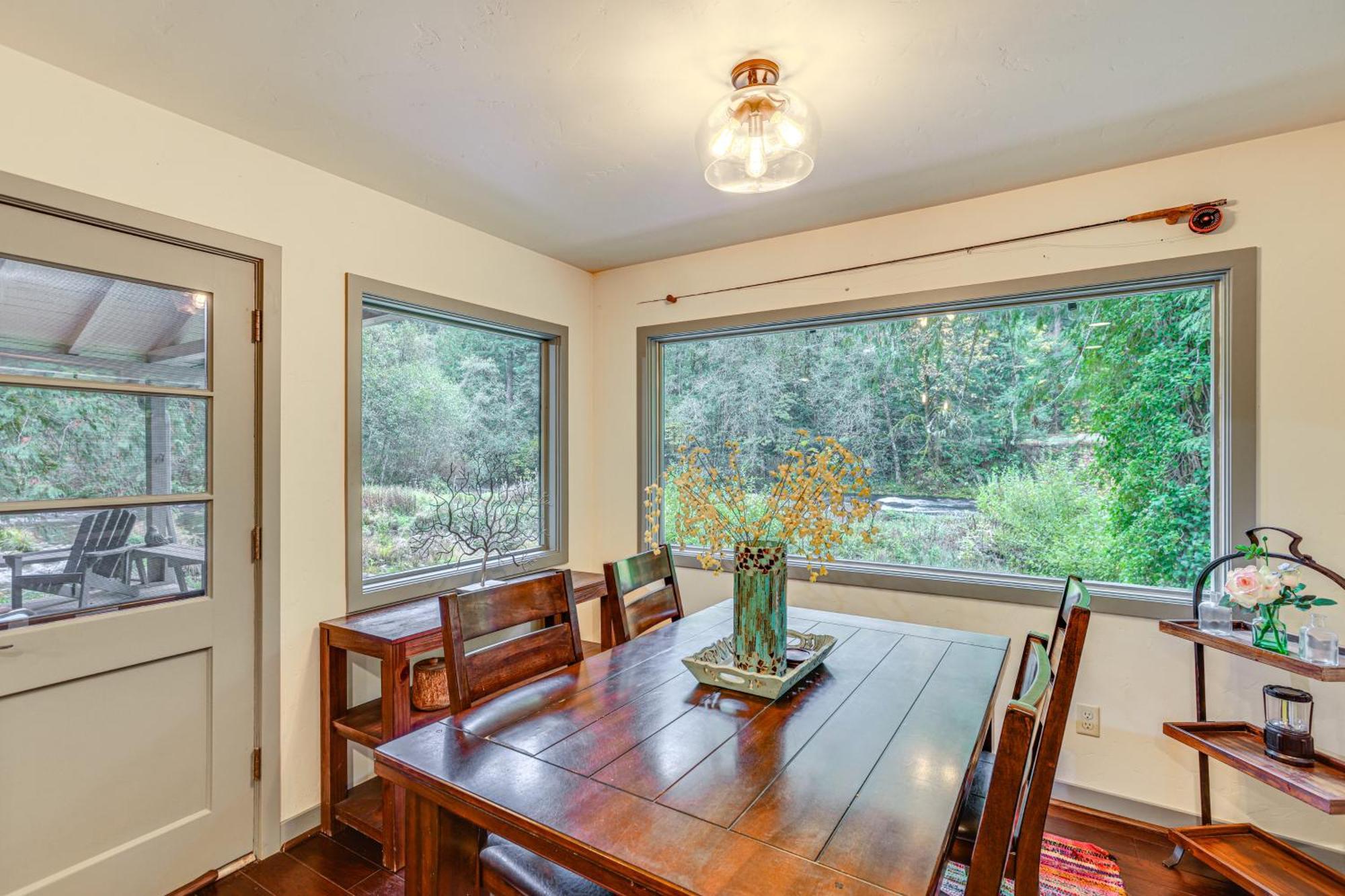 Quiet And Romantic Riverfront Mckenzie Bridge Cabin! Exterior foto